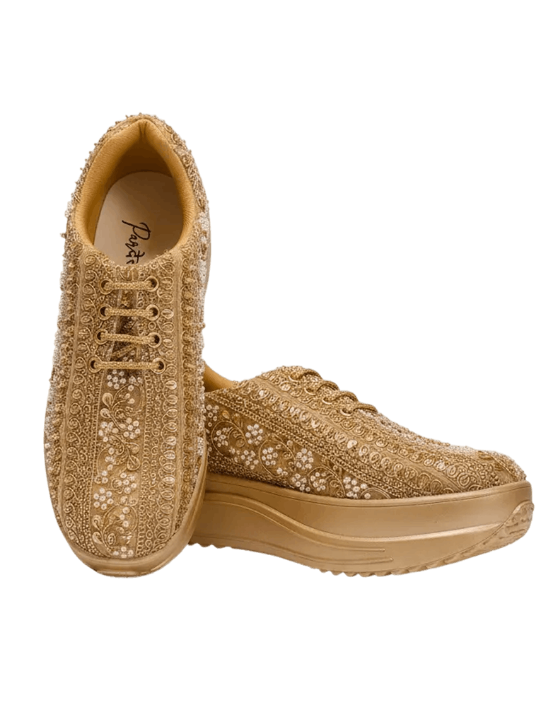 Firefly_give me good clear modifing images for website keep the sneakers same give other clos 901940 1 (1)