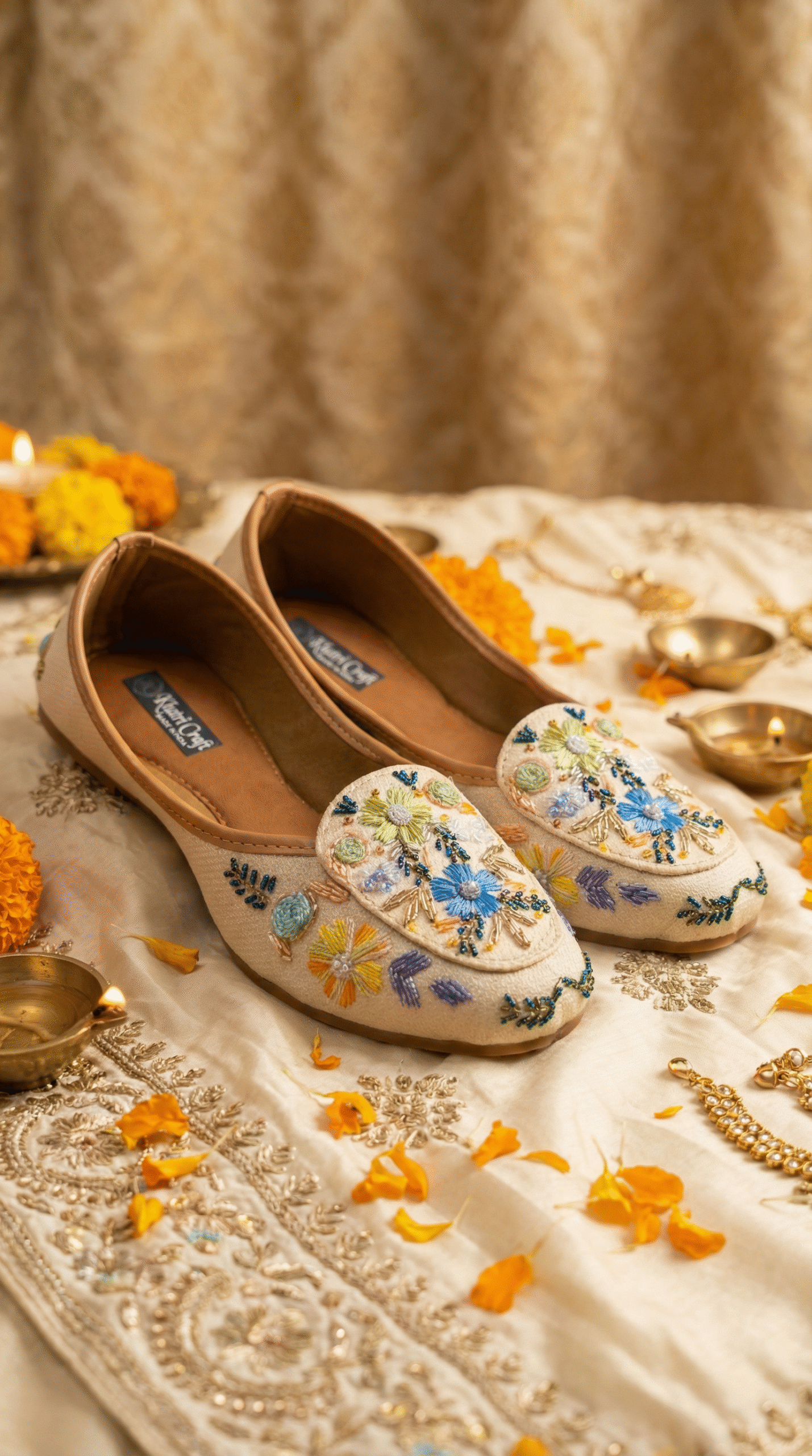 Firefly_GeminiFlash_Create an image for my website for the lofars in the reference image with nice set up 531575